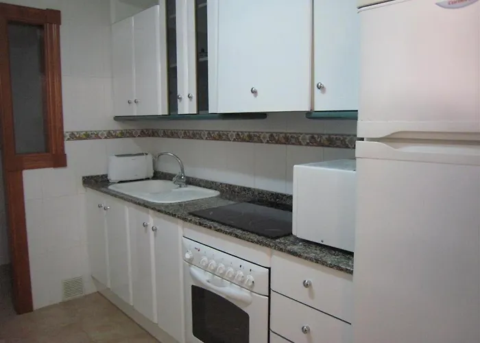 托马斯特雷港旅游公寓 酒店 *