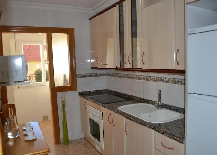 托马斯特雷港旅游公寓 * 拉曼加戴尔马尔梅纳