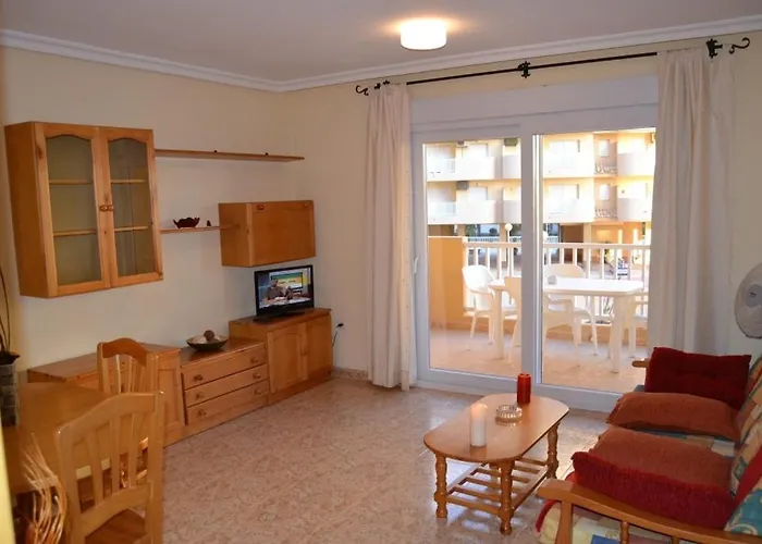 托马斯特雷港旅游公寓 * 拉曼加戴尔马尔梅纳